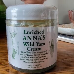 Anna Skincare Moisturizer White and Green
